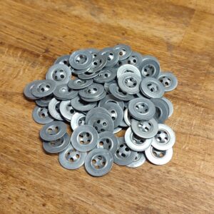 100ks Uniformních knoflíků R-U a ČS - zinek